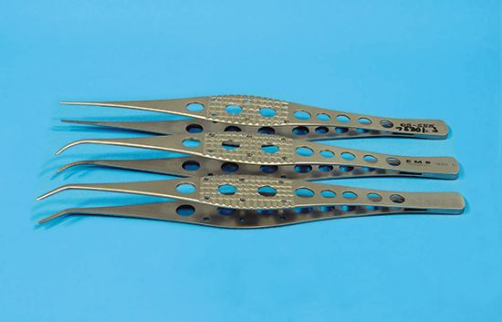 Picture of Non Slip Grip Forceps 175mm Long. Tip Width: 0.75mm . Serrated And Straight Tips